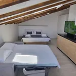 Dea Del Mar شقة إيزولا