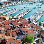 Dea Del Mar إيزولا