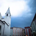 Dea Del Mar شقة إيزولا