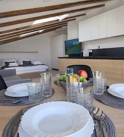 Dea Del Mar Apartment *
