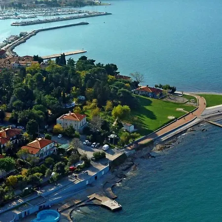 Dea Del Mar Izola