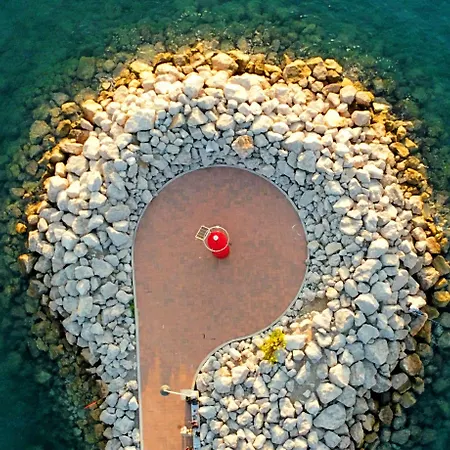 Апартаменты Dea Del Mar *