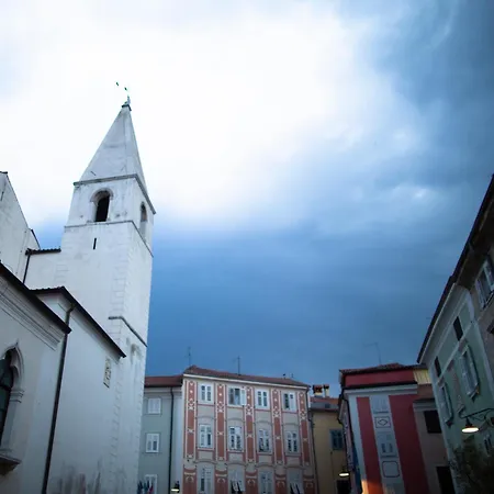 Dea Del Mar Апартаменты Изола