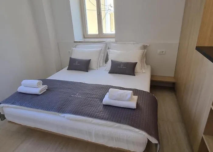 Dea Del Mar アパート